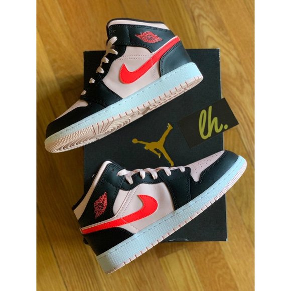 Size 5y Air Jordan 1 Mid "Atmosphere" - Picture 5 of 5